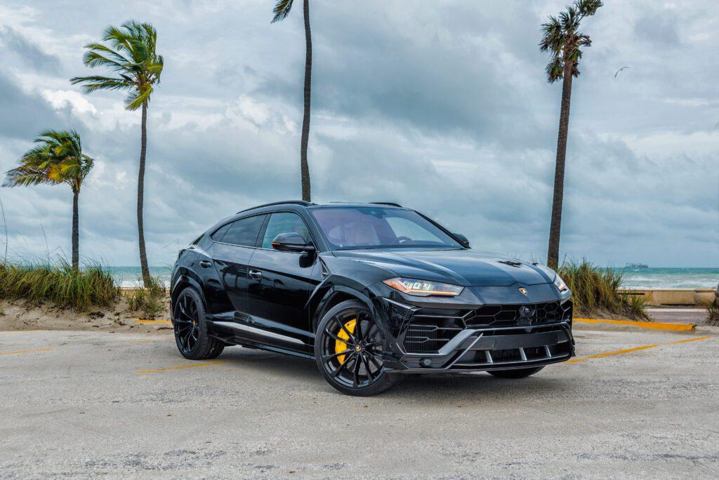 Lamborghini Urus - Imagem 1